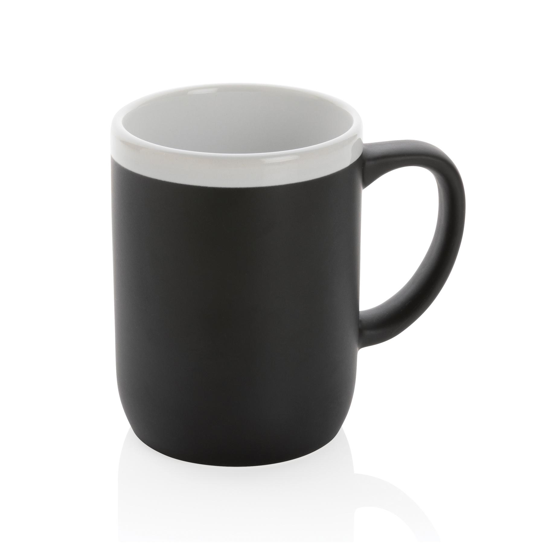 Mug en céramique avec bord blanc