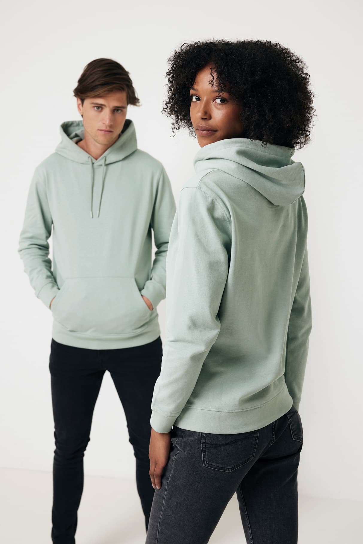 Sweat à capuche en coton recyclé Iqoniq Jasper