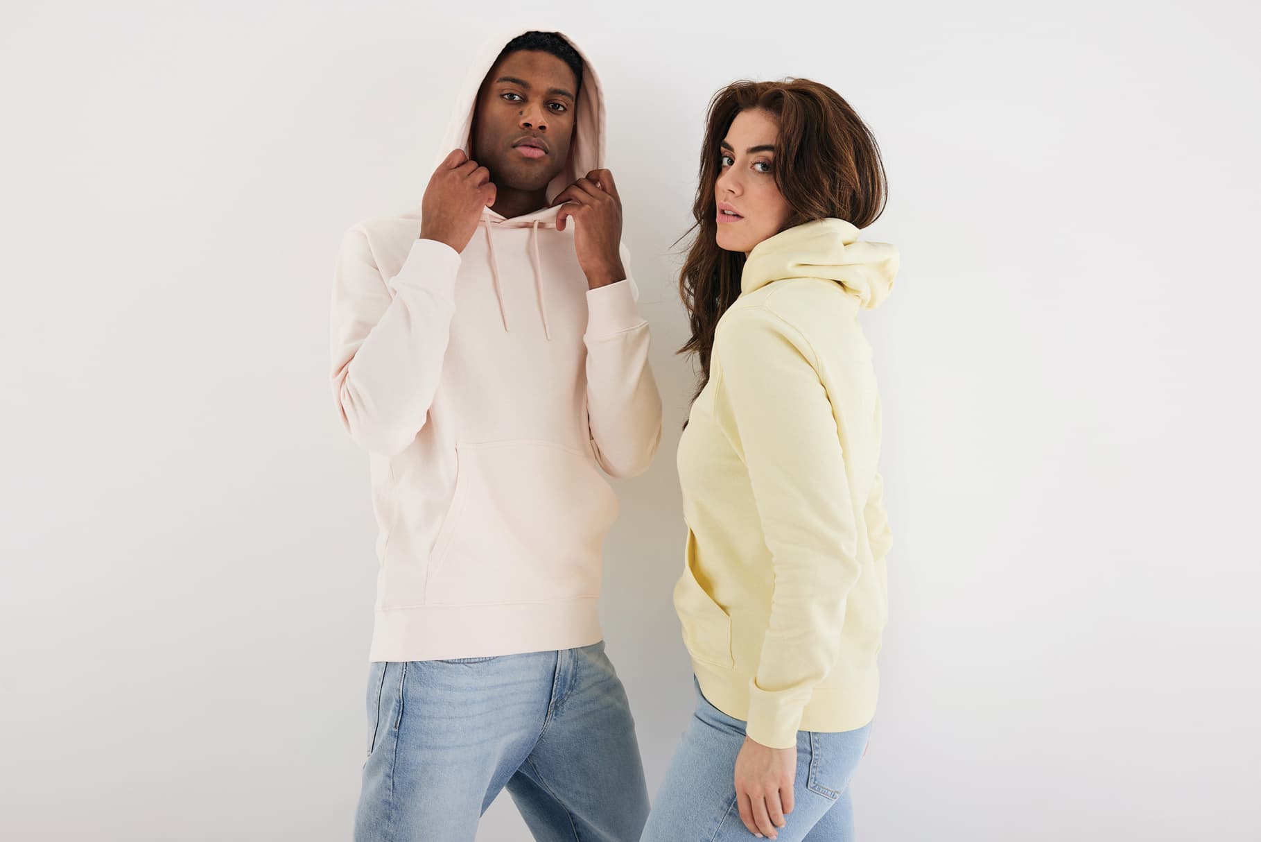 Sweater à capuche léger en coton recyclé Iqoniq Rila