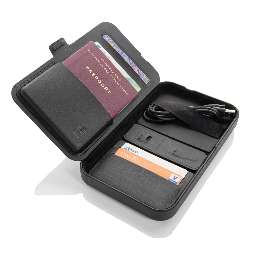 Étui de voyage avec chargeur 3 en 1 en PU RCS Swiss Peak